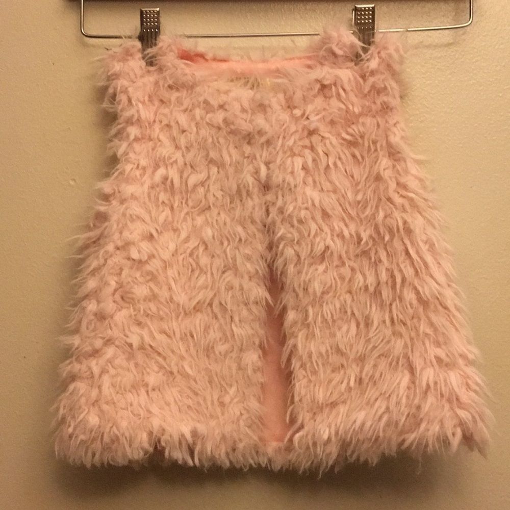 Osh Kosh Genuine Kids Faux Fur Vest Size 2T-3T